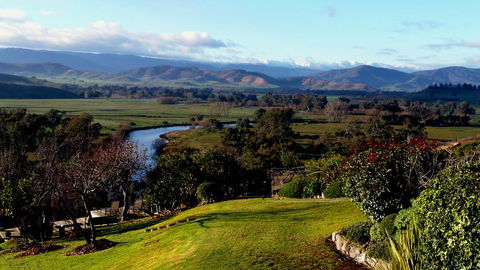 Snowy Mountain Holidays - Airlie Beach Holiday 3