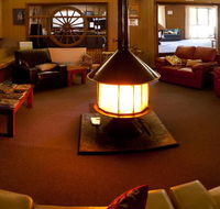 Snowy Mountains Resort and Function Centre - Airlie Beach Holiday