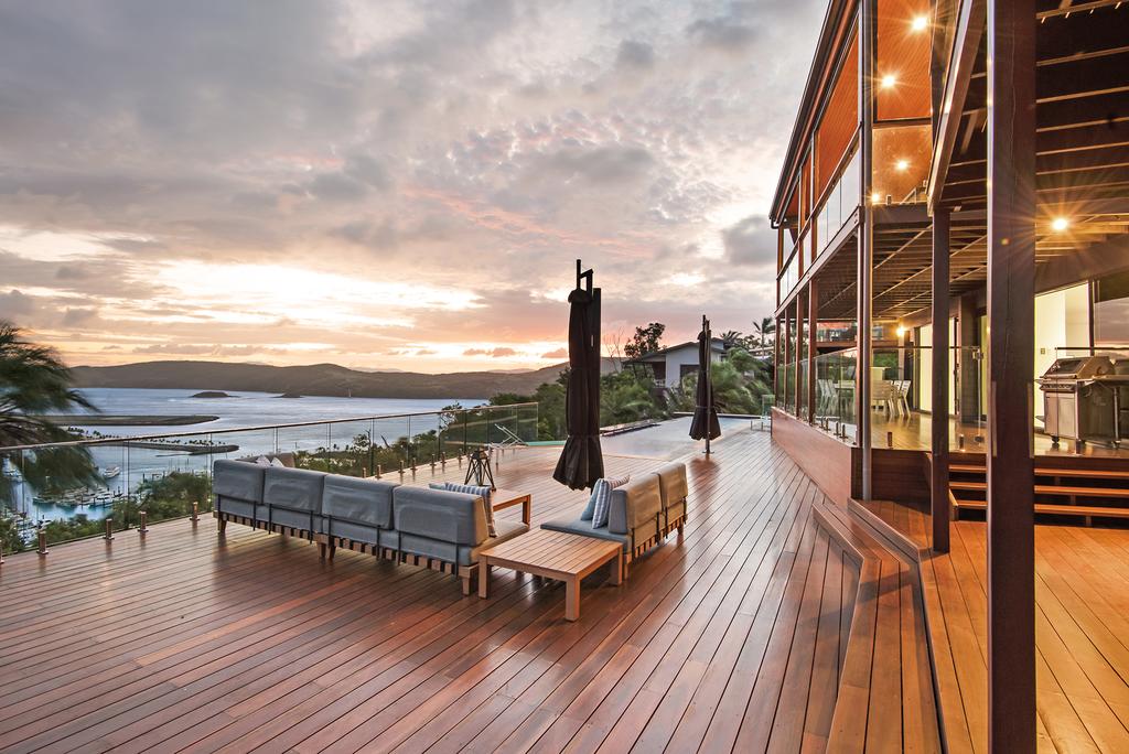 Whitsundays QLD Airlie Beach Holiday