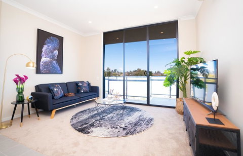 SP246-Brandnew Modern Apt In Penrith With Parking - Airlie Beach Holiday 0