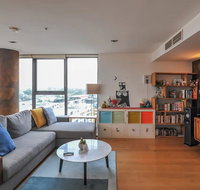 Spacious 2 Bedroom Flat In Wolli Creek - Airlie Beach Holiday