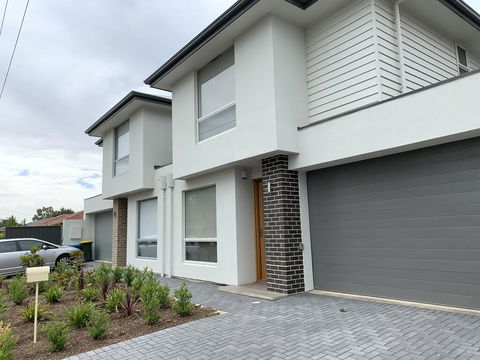 Spacious Rooms Home-Stay With Free Wifi - Airlie Beach Holiday 1