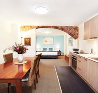 Spacious Studio With Courtyard and Extra Beds - Airlie Beach Holiday
