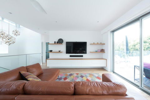 Spectacular Bilgola Beachhouse - Airlie Beach Holiday 1