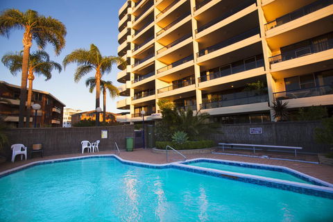 St Tropez Unit 39 - The Entrance, NSW - Airlie Beach Holiday 0