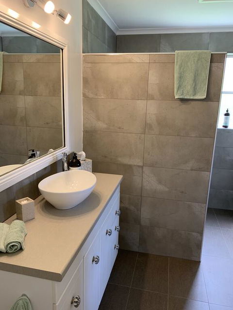 Stephanies Country Cottages - Airlie Beach Holiday 2