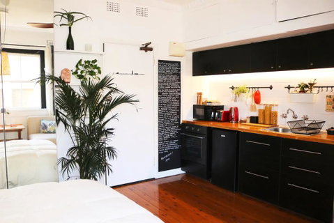 Studio Flat With Shared Rooftop Terrace - Airlie Beach Holiday 2