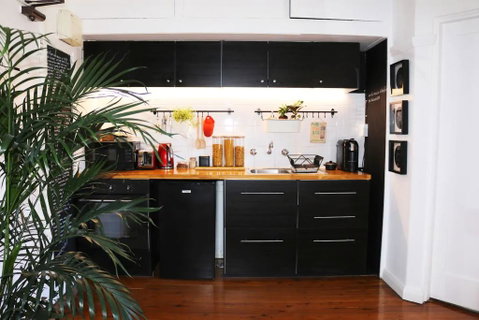 Studio Flat With Shared Rooftop Terrace - Airlie Beach Holiday 1