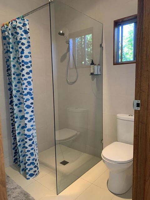 Studio With Stunning Mountain Views - Airlie Beach Holiday 1