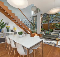 Stunning Architectural Family House In Rozelle - Airlie Beach Holiday