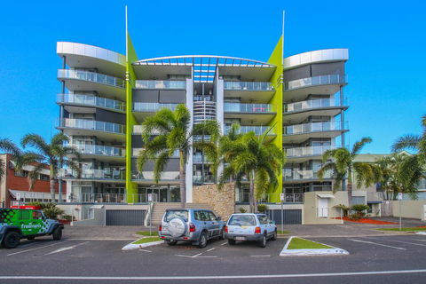 Stunning Ground Floor City Apartment. - Airlie Beach Holiday 1