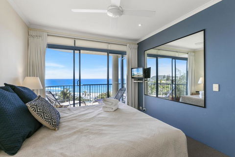 Stunning Top Floor Sunshine Beach Getaway! Unit 7 Vista Pacific 12 Bryan Street - Airlie Beach Holiday 1