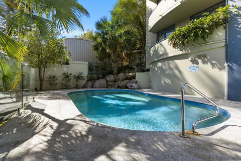 Stunning Top Floor Sunshine Beach Getaway! Unit 7 Vista Pacific 12 Bryan Street - Airlie Beach Holiday 2