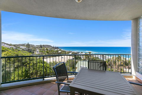 Stunning Top Floor Sunshine Beach Getaway! Unit 7 Vista Pacific 12 Bryan Street - Airlie Beach Holiday 0
