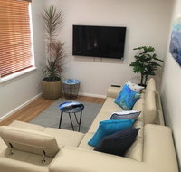 Stylish North Perth on Cafe strip - Airlie Beach Holiday