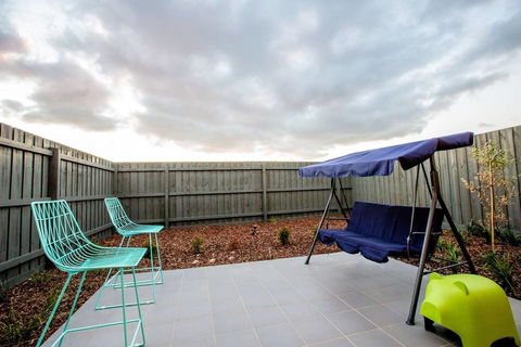 StylishTownhouse@Narre Warren/TrainStation/SC - Airlie Beach Holiday 1
