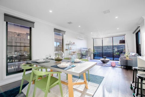 StylishTownhouse@Narre Warren/TrainStation/SC - Airlie Beach Holiday 3