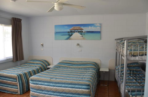 Sunburst Motel - Airlie Beach Holiday 1