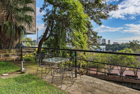 Sun-filled Apartment With Stunning Harbour Views H353 - Airlie Beach Holiday 1