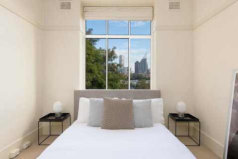 Sun-filled Apartment With Stunning Harbour Views H353 - Airlie Beach Holiday 3