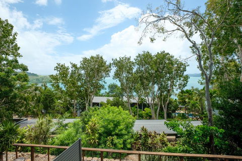 Sunset Waters Apartments - Airlie Beach Holiday 2