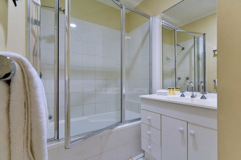 Sunset Waters Apartments - Airlie Beach Holiday 3