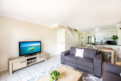Sunset Waters Apartments - Airlie Beach Holiday 1
