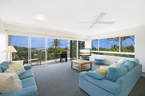 Sunshine Cove, Across The Road From The Beach - Airlie Beach Holiday 1