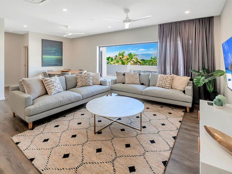 Superior Luxury Apartment In The City - Airlie Beach Holiday 0