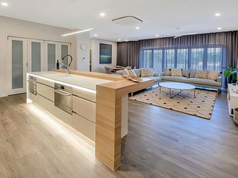 Superior Luxury Apartment In The City - Airlie Beach Holiday 2