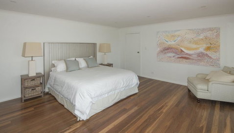Surfers Ave Retreat Narrawallee - Airlie Beach Holiday 1