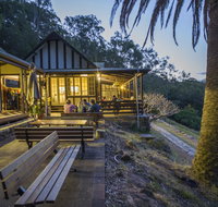 Sydney Pittwater YHA - Airlie Beach Holiday
