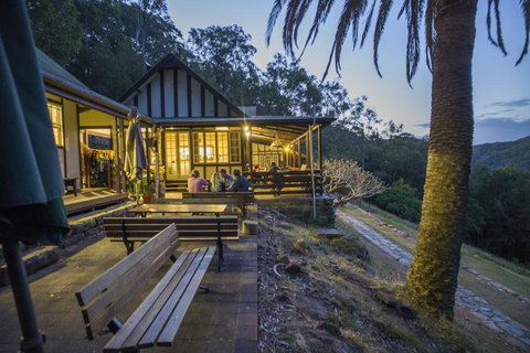Sydney, Pittwater YHA - Airlie Beach Holiday 0