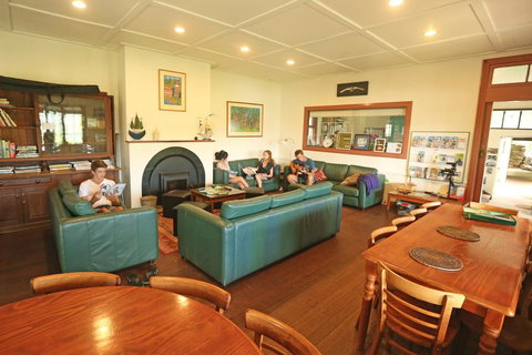 Sydney, Pittwater YHA - Airlie Beach Holiday 3