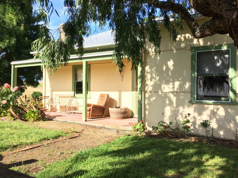 Tarndwarncoort - Farmer's Cottage - Airlie Beach Holiday 0
