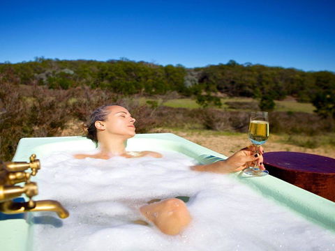 Tea Tree Hollow - 50 Percent Off Third Night On Weekend - Airlie Beach Holiday 3