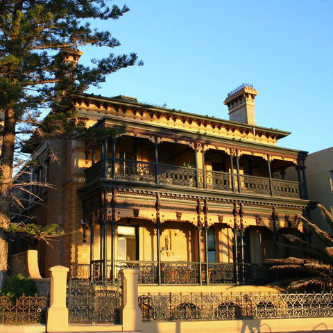 The 'Cloisters' Apartment At Albert Hall - Airlie Beach Holiday 0