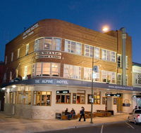 The Alpine Hotel - Airlie Beach Holiday
