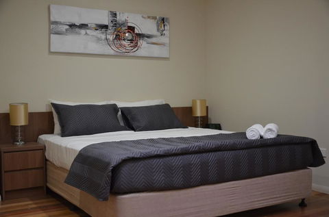 The Australian Hotel Motel - Airlie Beach Holiday 2