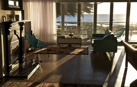 Penguin Beachfront Apartments - Airlie Beach Holiday 0