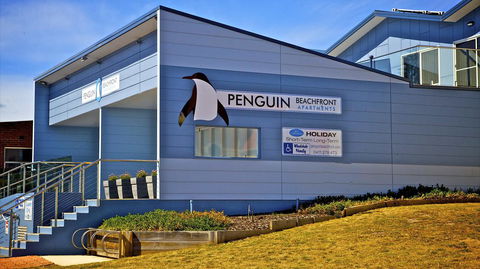 Penguin Beachfront Apartments - Airlie Beach Holiday 22
