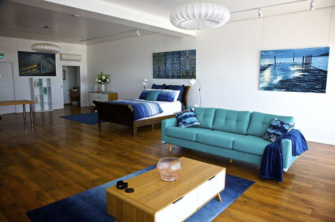 Penguin Beachfront Apartments - Airlie Beach Holiday 3
