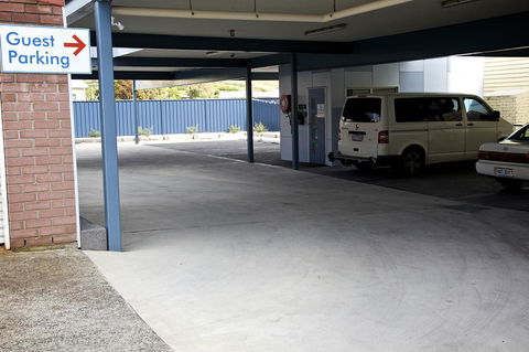 Penguin Beachfront Apartments - Airlie Beach Holiday 23