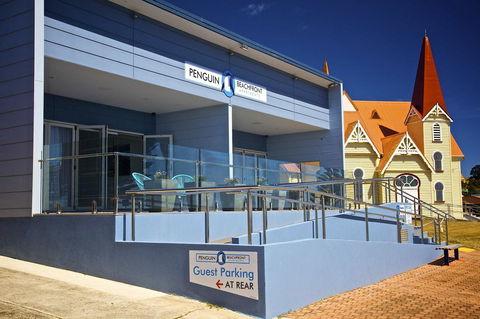 Penguin Beachfront Apartments - Airlie Beach Holiday 1