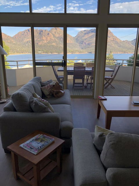 Freycinet Beach House - Airlie Beach Holiday 9