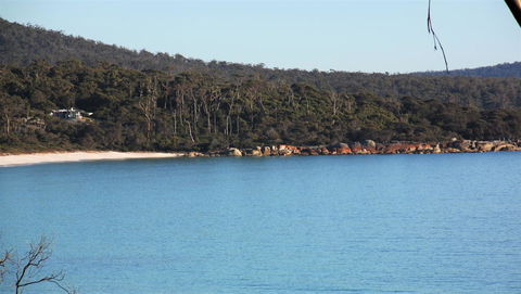 KINGFISHER COTTAGE Beachfront At The Binalong Bay - Airlie Beach Holiday 12