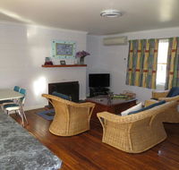 Orford Prosser Holiday Units - Airlie Beach Holiday