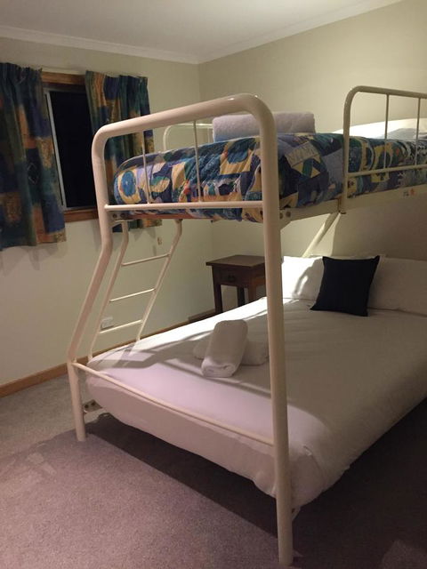 White Sands Estate Unit 24 - Airlie Beach Holiday 9