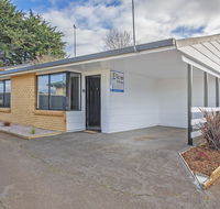 Elkie Villa - 2 Bedroom Unit - Burnie - Airlie Beach Holiday