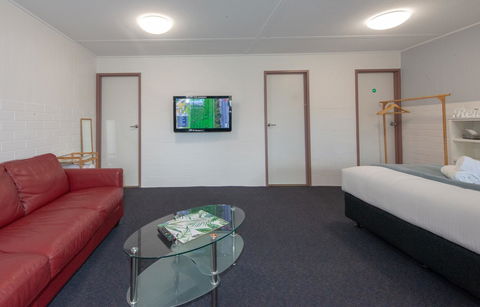 24HourCheck-In- Bridgewater Motel-Victoria-Australia - Airlie Beach Holiday 1